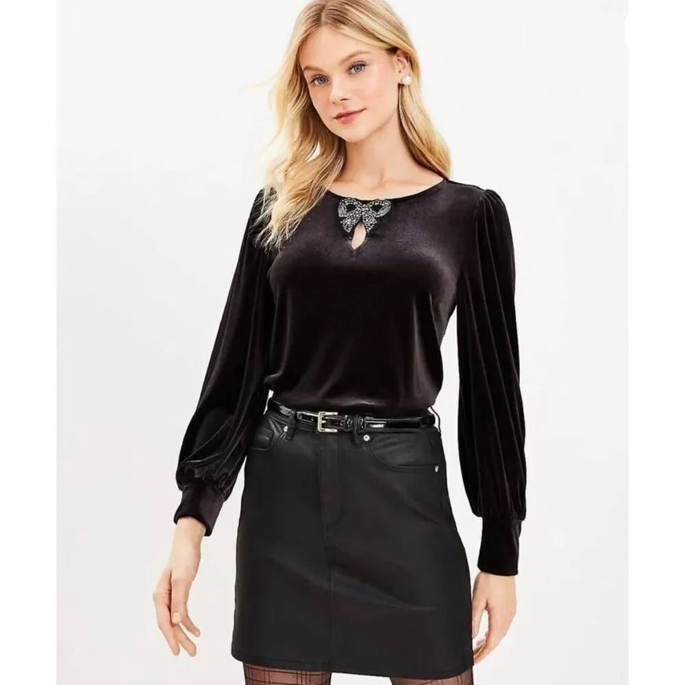 LOFT Women’s Embellished Bow Holiday Velour Long Sleeve Top NWT SZ S